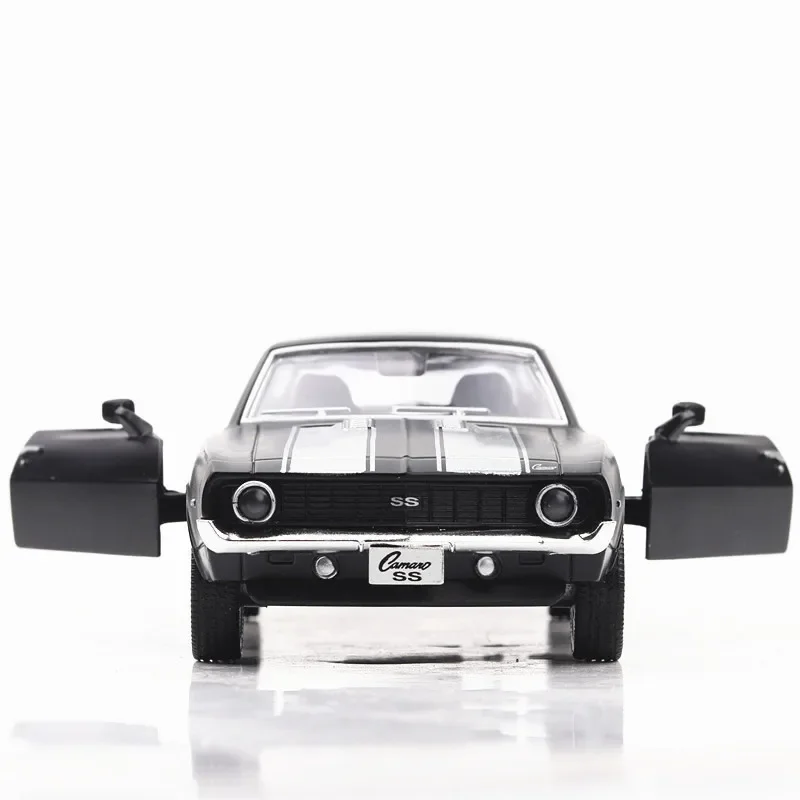 1:36 Chevrolet USA 1969 Camaro - Vintage Collectible Toy Cars avaliação e preço