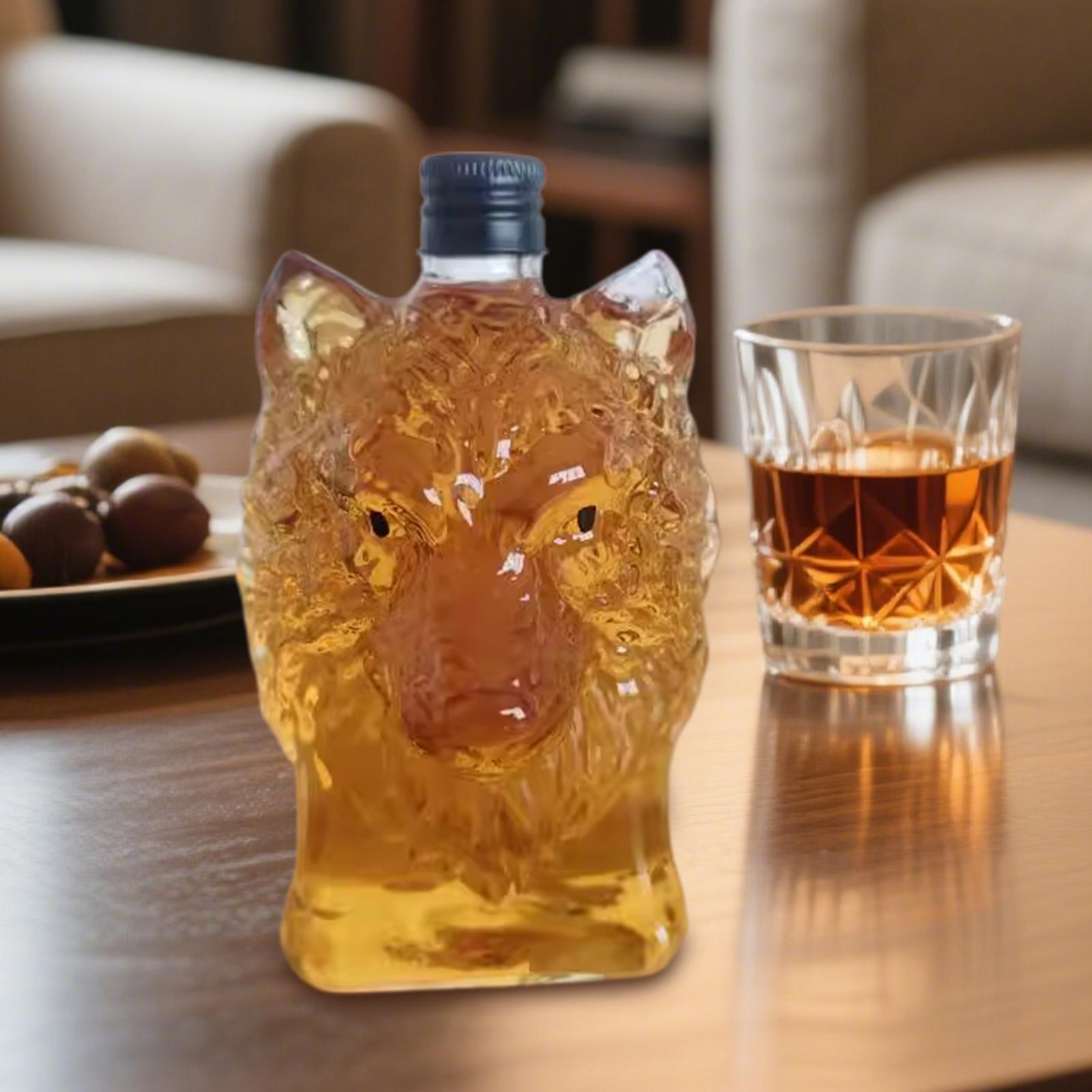Whiskey Bottle Wolf Shape Wine - Collectible Vintage Wine avaliação e preço