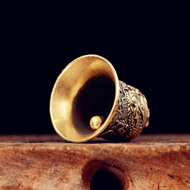 Vintage Brass Bell Carved Drag - Vintage Collectible Bells avaliação e preço