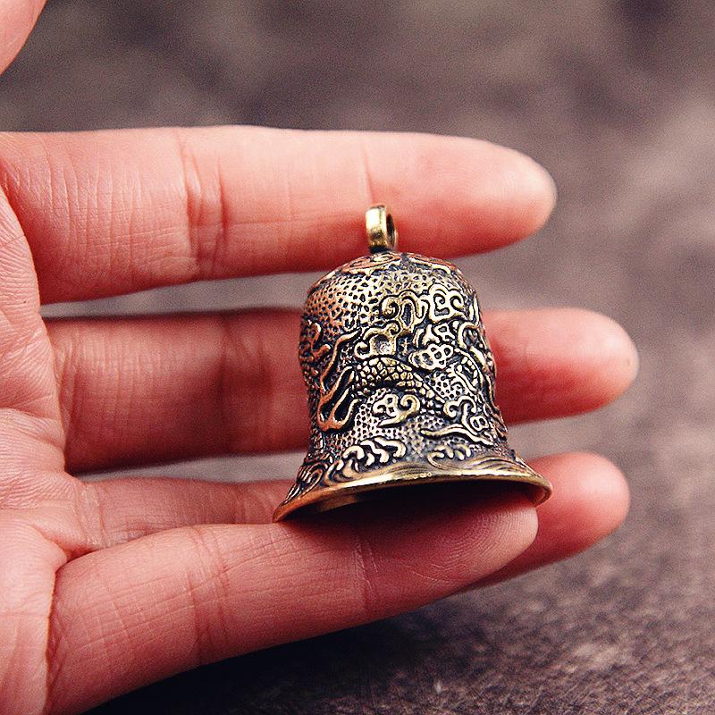 Vintage Brass Bell Carved Drag - Vintage Collectible Bells avaliação e preço
