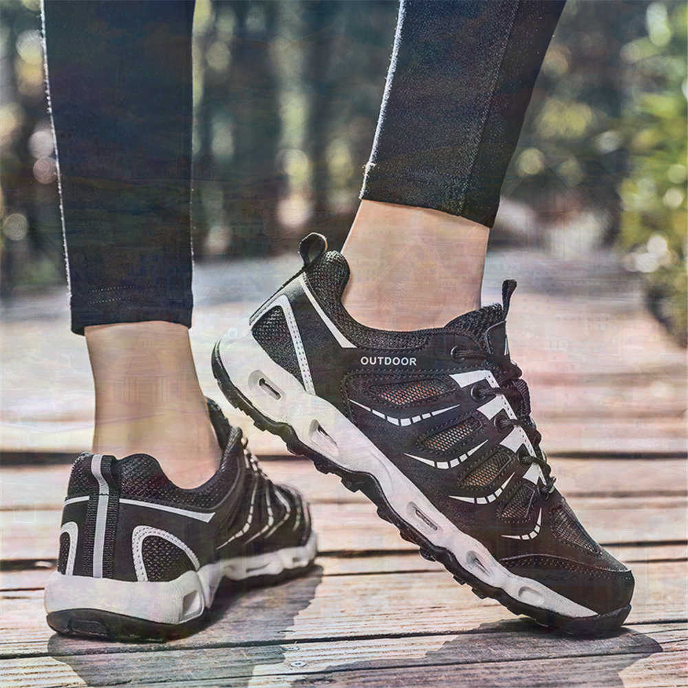 Sumer Round Tip Silver Sneaker - Vintage Collectible Stores avaliação e preço