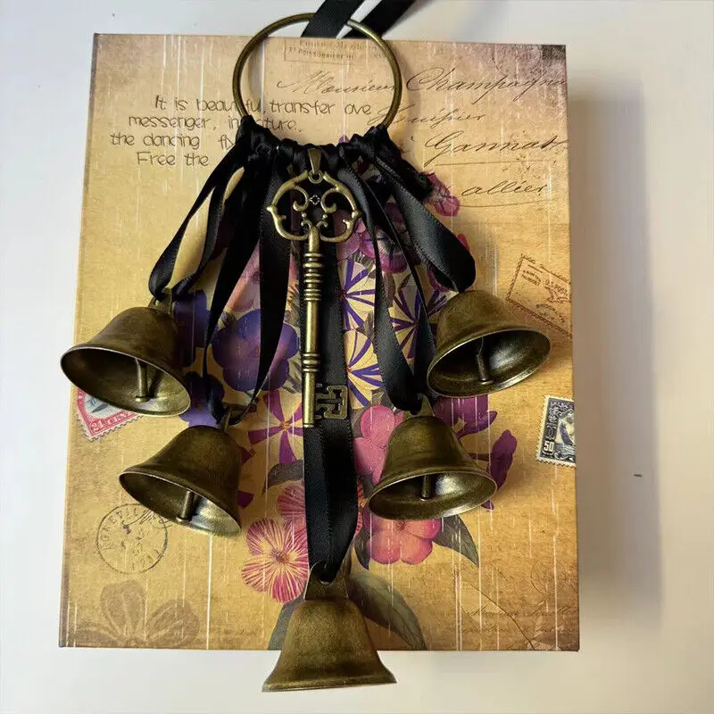 Witch Style Vintage Key with S - Vintage Collectible Bells avaliação e preço